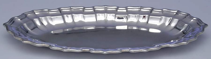 Chippendale (Sterling, Hollowware) Sterling Bread Tray by Frank Smith-1