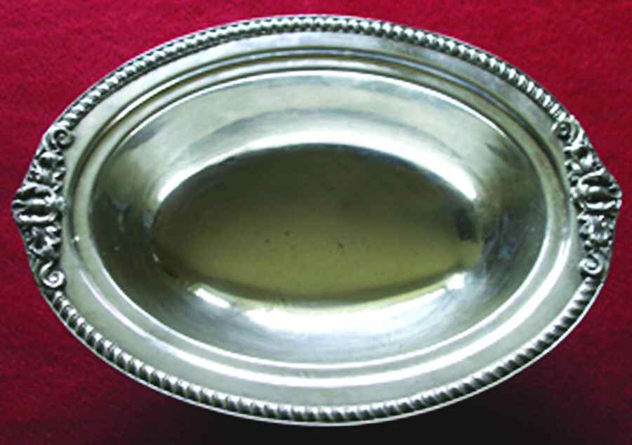 1023 (Silverplate, Hollowware) Footed Plated Oval Vegetable Bowl by Friedman-1