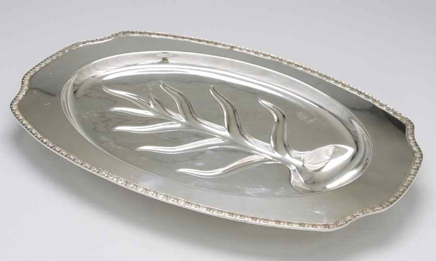 Newcastle (Silverplate, Hollowware) Meat Platter with Well Tree by Forbes-1