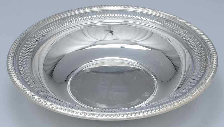1904 (Silverplate, Hollowware) 10" Round Vegetable Bowl by F B Rogers-1