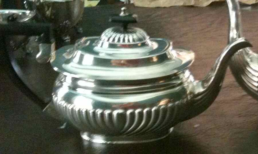 FGT1 (Silverplate, Hollowware) Teapot by Folgate-1