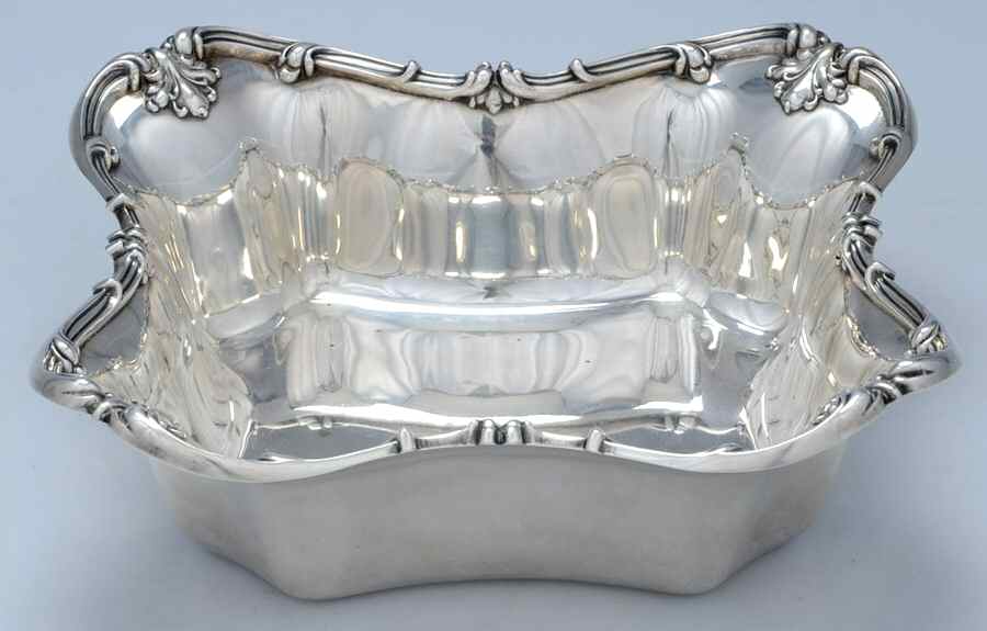 1689 (Sterling, Hollowware) 9" Square Vegetable Bowl by Frank Whiting-1