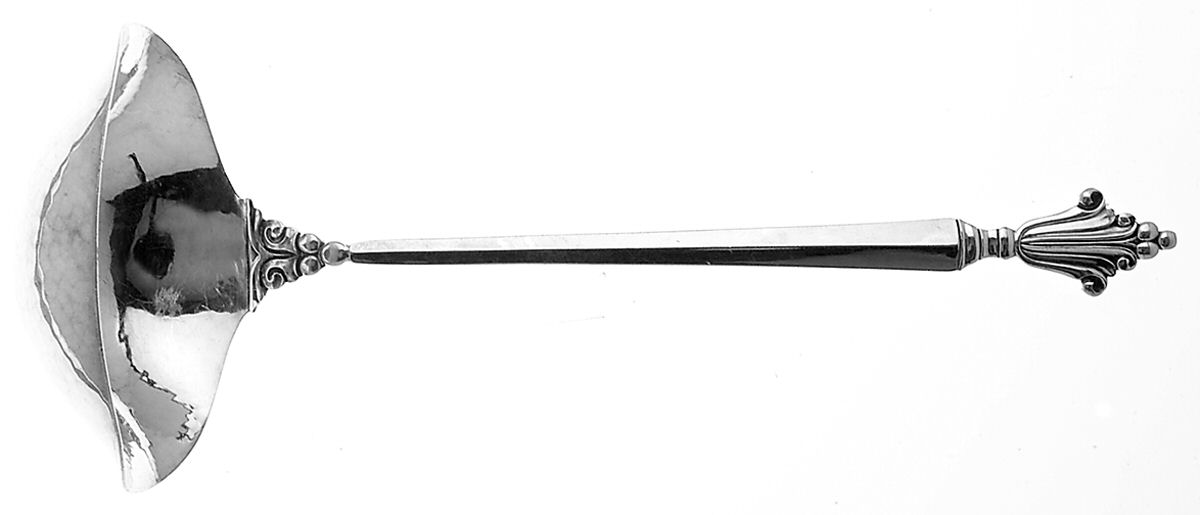 Acanthus (Sterling, 1917) Solid Gravy Ladle by Georg Jensen (Denmark)-1