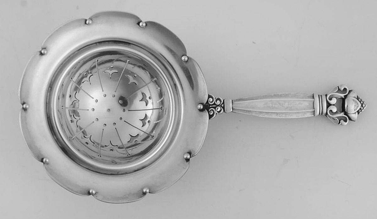 Acorn (Sterling, 1915) Solid Individual Overcup Tea Strainer by Georg Jensen (Denmark)-1