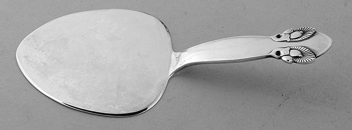Bittersweet (Sterling, 1940) Pastry Server Solid Very Small by Georg Jensen (Denmark)-1