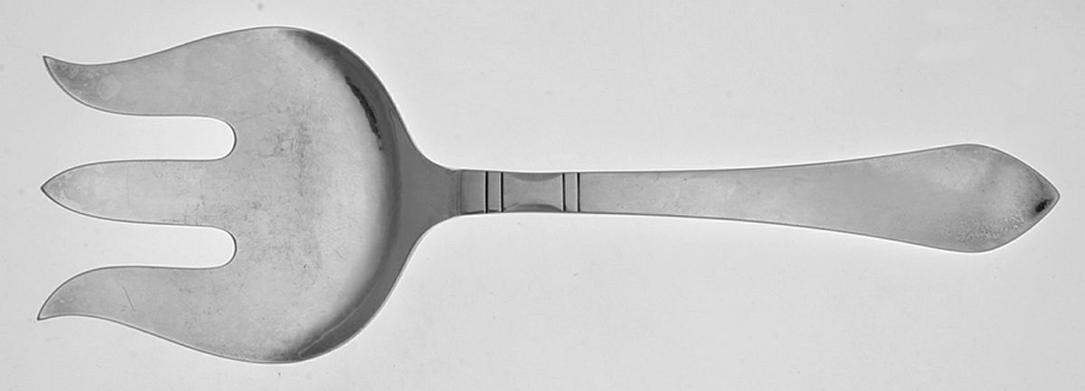 Continental (Sterling, 1908) Small Solid Fish Serving Fork by Georg Jensen (Denmark)-1