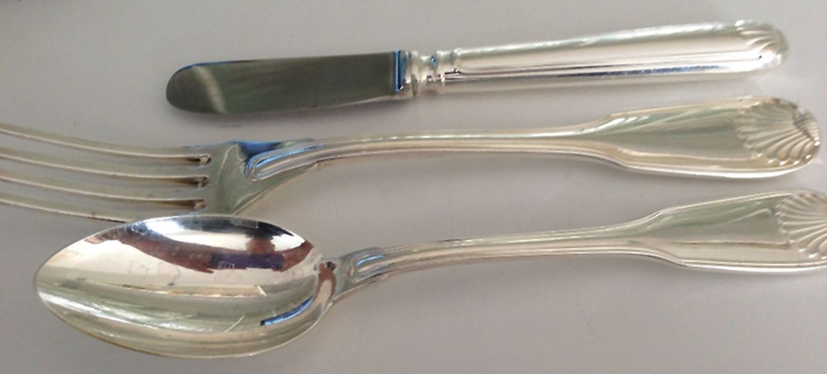 Fiddle Thread & Shell (Sterling) Dessert/Oval Soup Spoon by Georgian House-1