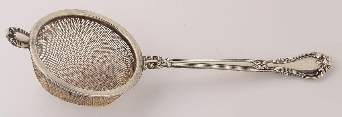 Chantilly (Sterling, 1895, Lion-Anchor-G, No Mono) Solid Individual Overcup Tea Strainer by Gorham Silver-1