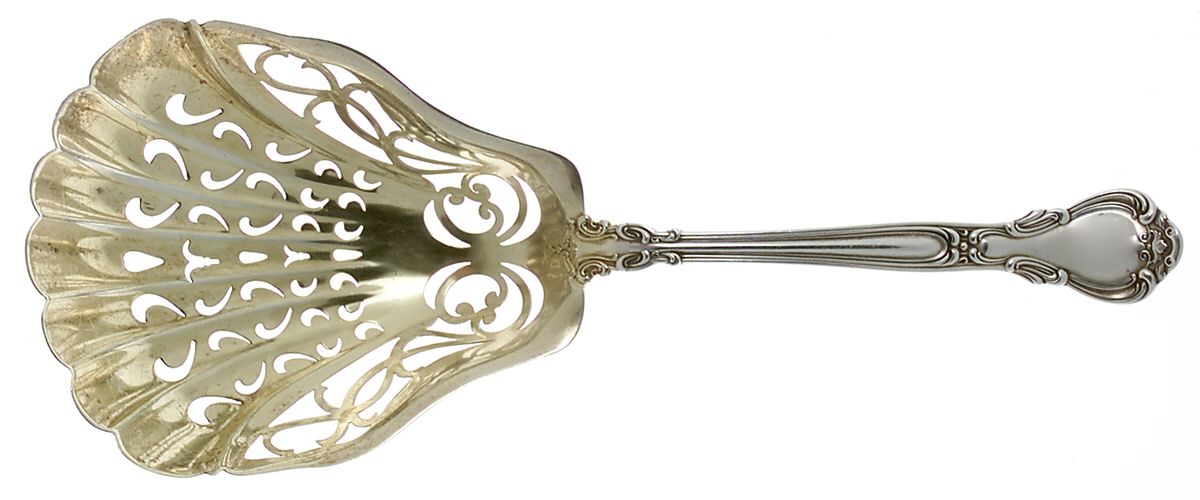 Chantilly (Sterling, 1895, Lion-Anchor-G, No Mono) Saratoga Chips Cracker Spoon by Gorham Silver-1