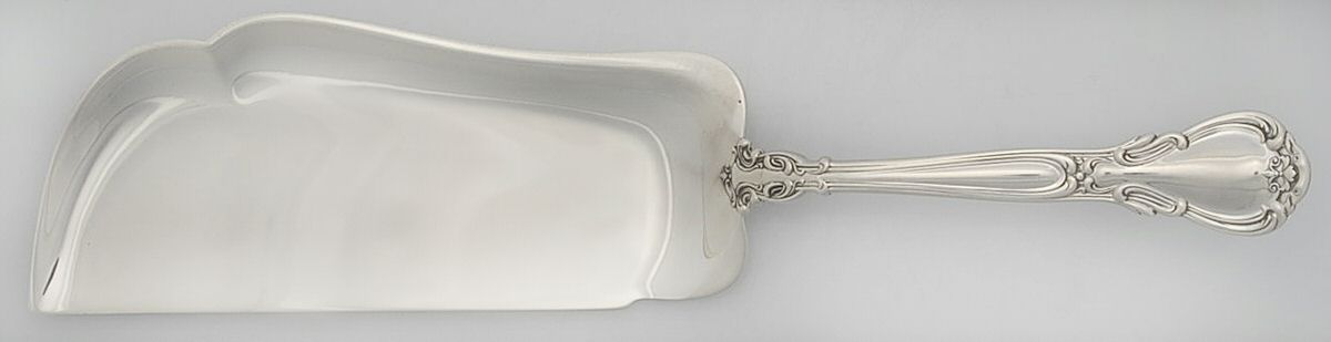Chantilly (Sterling, 1895, Lion-Anchor-G, No Mono) Large Flat Handle Crumb Knife/Crumber by Gorham Silver-1