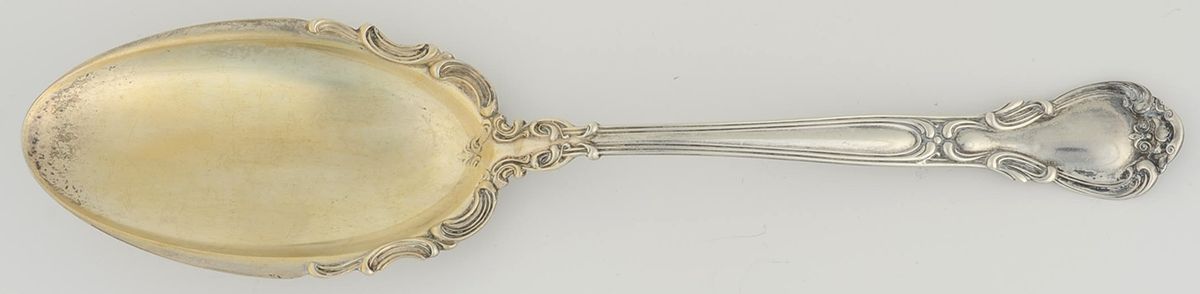 Chantilly (Sterling, 1895, Lion-Anchor-G, No Mono) Spoon-Blanc Mange/Srvg-Solid by Gorham Silver-1