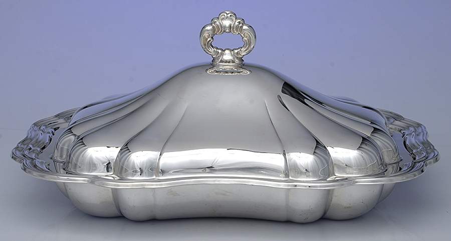 Fluted (Plated, Hollowware, Heritage) Rectangular Entree Server & Lid by Gorham Silver-1