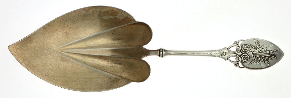 Lily (Sterling, 1870, No Monograms) Solid Ice Cream Slicer by Gorham Silver-1