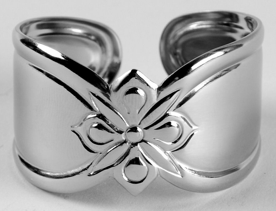 Melon Bud (Stainless) Napkin Ring by Gorham Silver-1