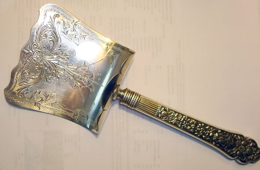 Medici-Old (Sterling, 1880, No Monograms) Asparagus Server Hllw Hdl Sterling Hood Bright Cut by Gorham Silver-1