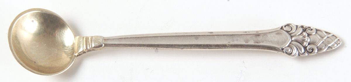Sovereign-Old (Sterling, 1941, Old)  Individual Salt Spoon by Gorham Silver-1