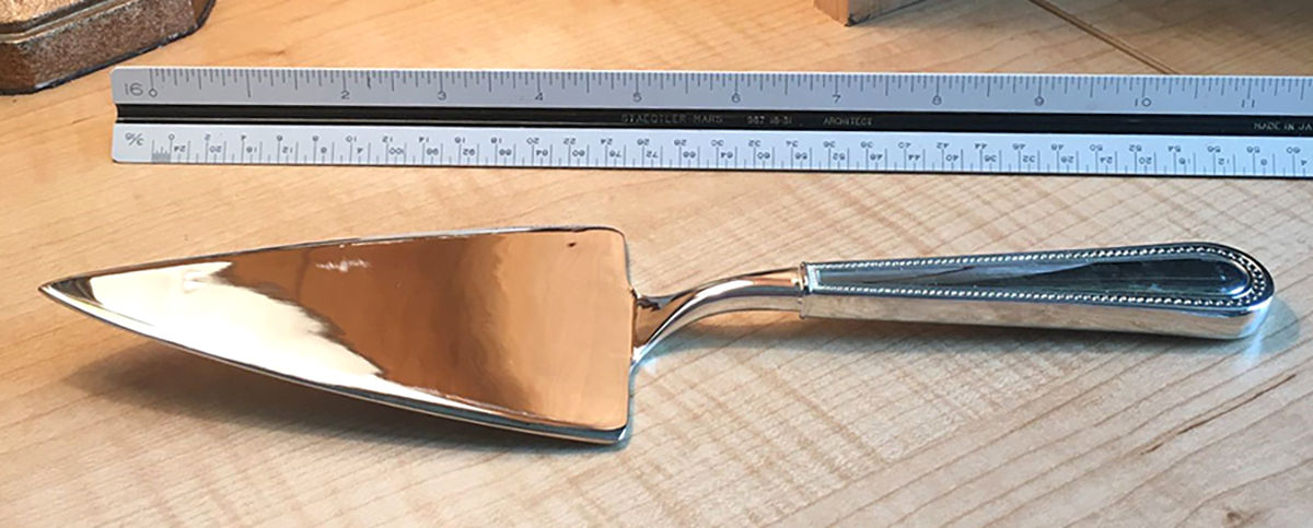 Goi2 (Silverplate) Pie and Cake Server with Silverplate Blade by Godinger-1