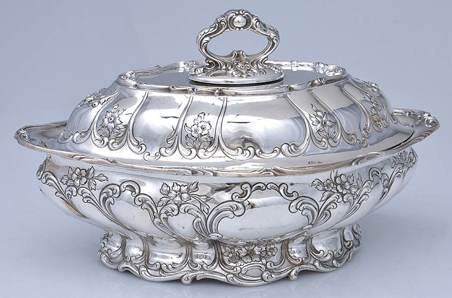 Chantilly-Grand (Sterling Hollowware) 10" Oval Double Vegetable by Gorham Silver-1