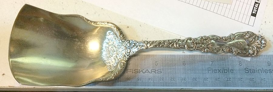 Imperial Chrysanthemum (Sterling, 1894, No Monos) Large Solid Croquette Server by Gorham Silver-1