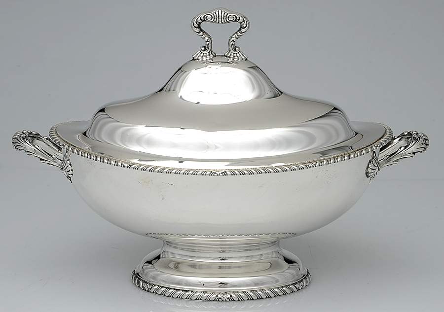 English Gadroon-Gadroon (Sterling, Hollowware) Tureen & Lid by Gorham Silver-1