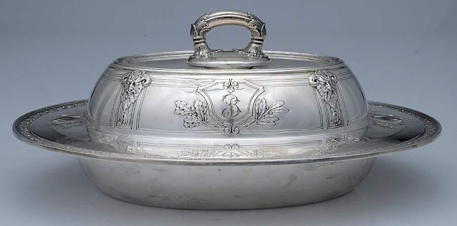 Florentine-Florenz (Sterling, 1901, Hollowware) 11" Oval Double Vegetable by Gorham Silver-1