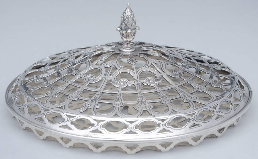 Florentine-Florenz (Sterling, 1901, Hollowware) Round Footed Centerpiece & Underplate with Slvp Frog by Gorham Silver-5