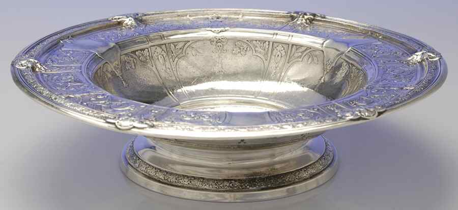 Florentine-Florenz (Sterling, 1901, Hollowware) 12" Round Footed Vegetable Bowl by Gorham Silver-1