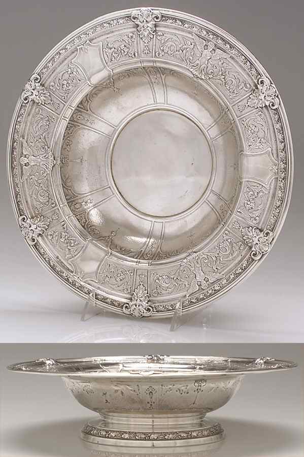 Florentine-Florenz (Sterling, 1901, Hollowware) Footed Sterling Round Vegetable Bowl by Gorham Silver-1