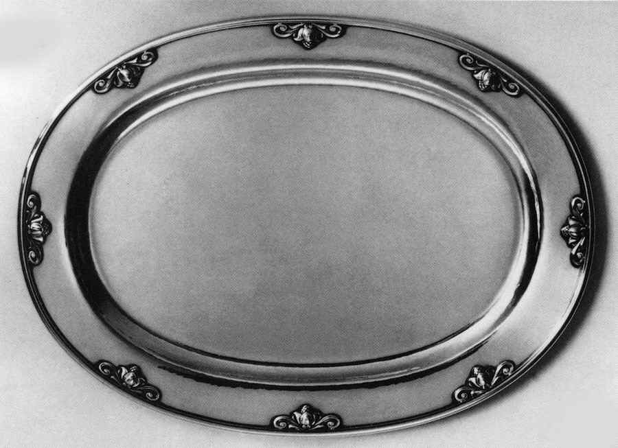 Acorn (Sterling, 1915, Hollowware) 16" Oval Serving Platter by Georg Jensen (Denmark)-1