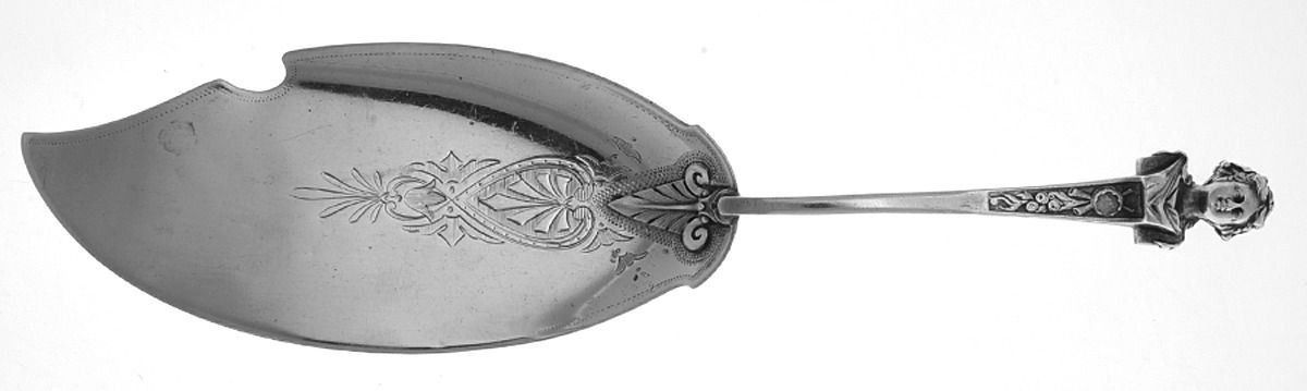 Bust (Coin) Large Solid Bright Cut Fish Serving Knife by Gorham Silver-1