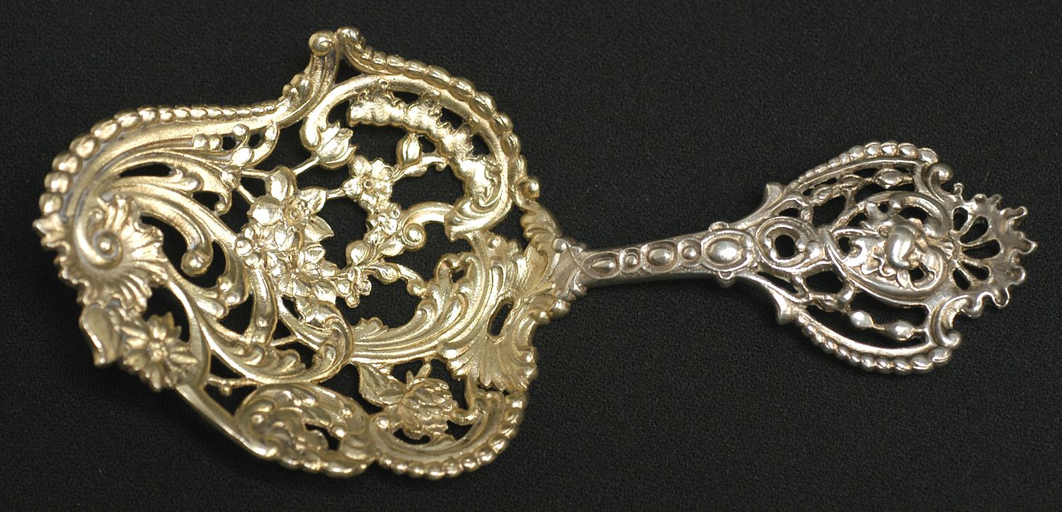 586 (Sterling) Bon Bon Scoop by Gorham Silver-1