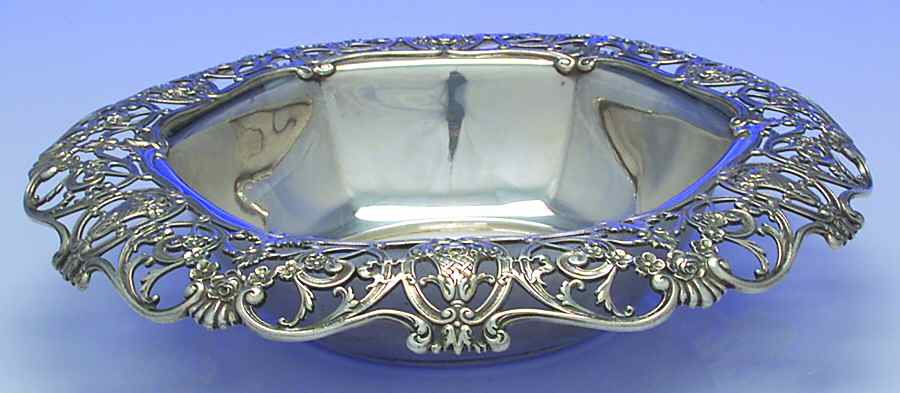 A9389 (Sterling, Hollowware) Sterling Round Pierced Vegetable by Gorham Silver-1
