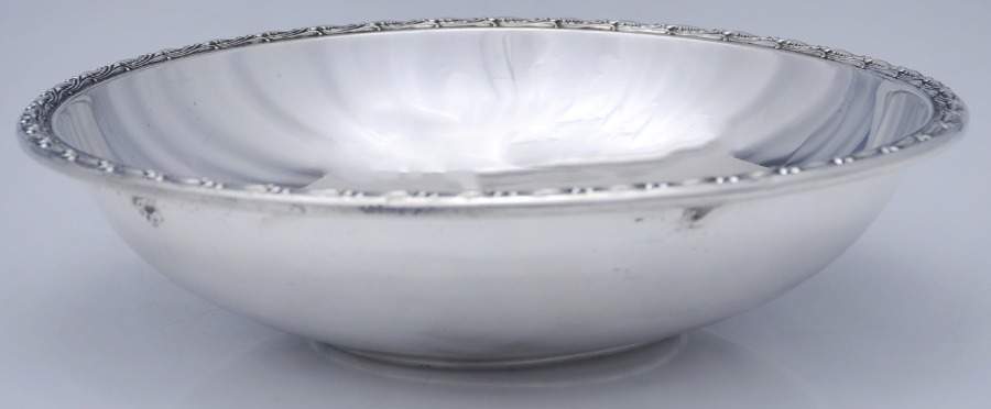 723 (Sterling, Hollowware) 9" Round Vegetable Bowl by Gorham Silver-1