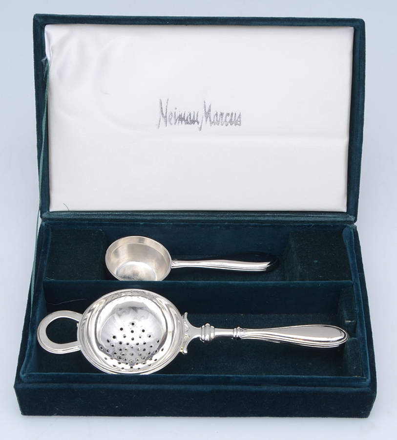 Silverplate Hollowware Tea Strainer & Measurer with Case by Godinger-1