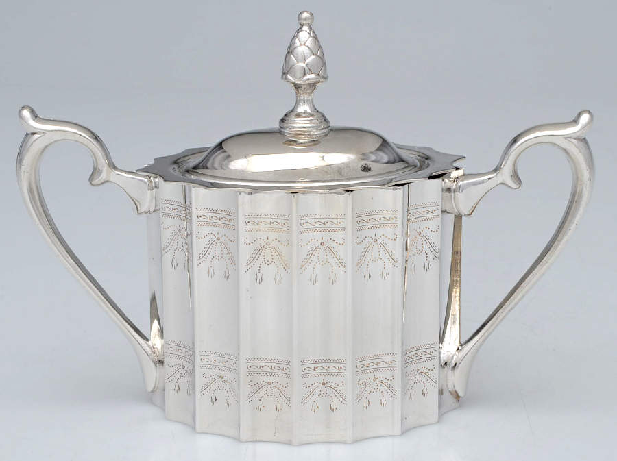 GOI39 (Silverplate, Hollowware) Sugar Bowl & Lid by Godinger-1