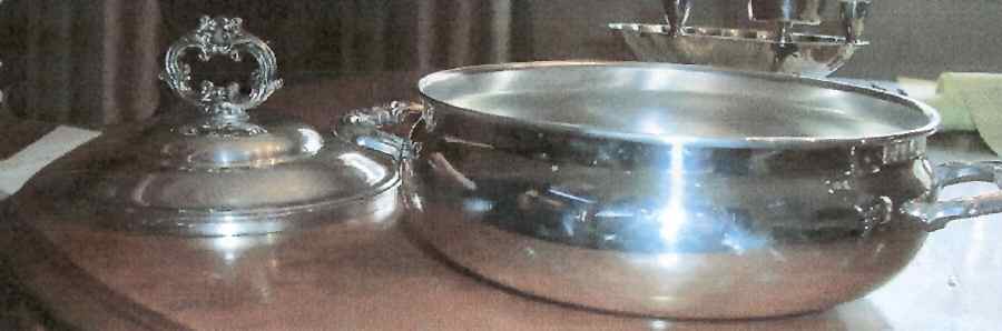 6229 (Silverplate, Hollowware) Plated Round Covered Vegetable Bowl by Guildcraft-1