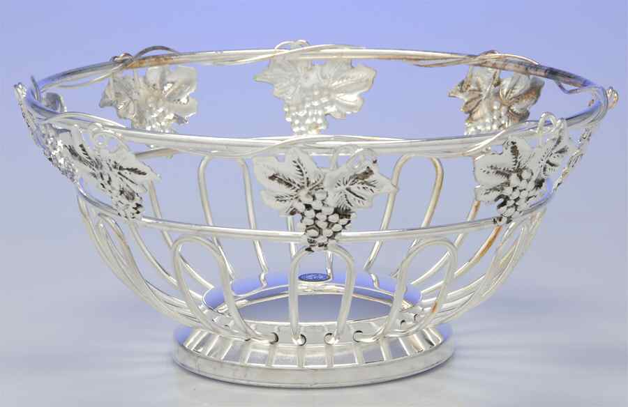 Grape (Silverplate, Hollowware) 10" Wire Basket by Godinger-1