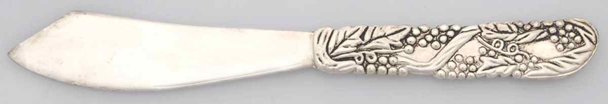Grape (Silverplate, Hollowware) Solid Cheese Spreader by Godinger-1