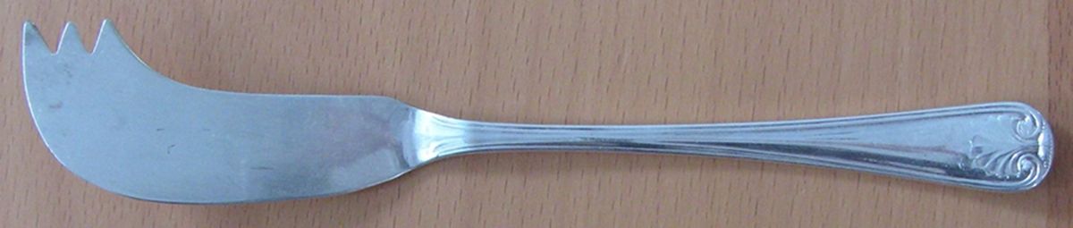 English Shell (Silverplate) Solid Serving Cheese Knife by Gentry Silver-1