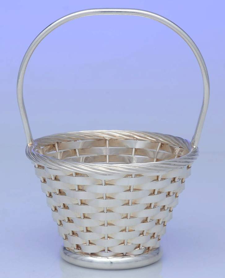 YR113 (Silverplate, Hollowware) 5" Handled Basket by Gorham Silver-1