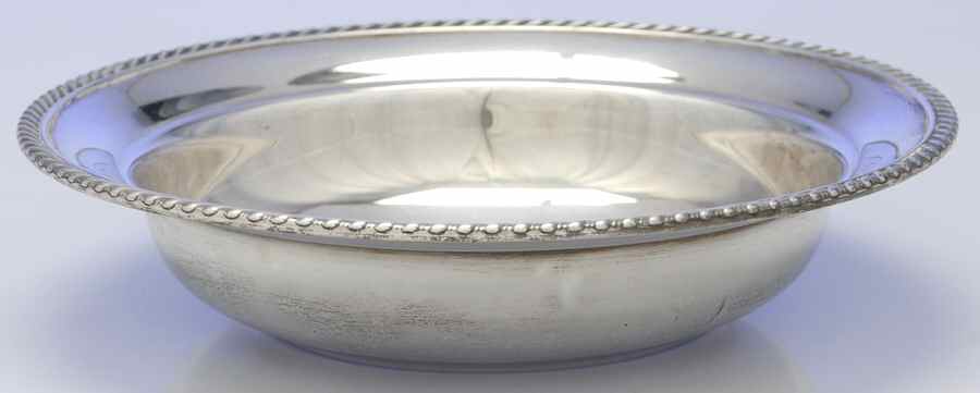 340-0 (Sterling, Hollowware) 9" Round Vegetable Bowl by Gorham Silver-1