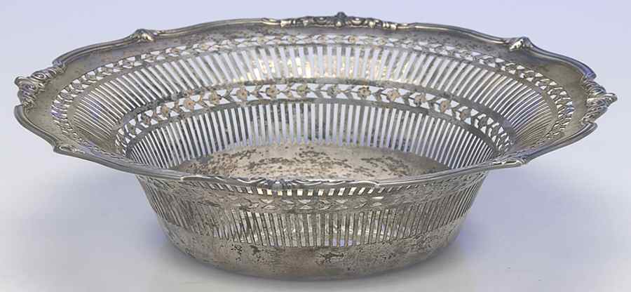 3852-70 (Sterling, Hollowware) 9" Round Bowl by Graff Washbourn & Dunn-1