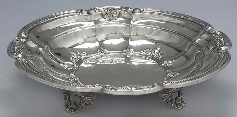 K718 (Silverplate, Hollowware) 12" 4 Toed Round Centerpiece by Gorham Silver-1