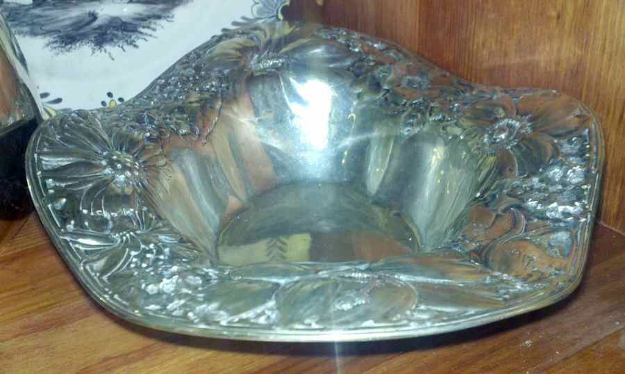 1565M (Sterling, Hollowware) 9" Fruit Serving Bowl by Gorham Silver-1
