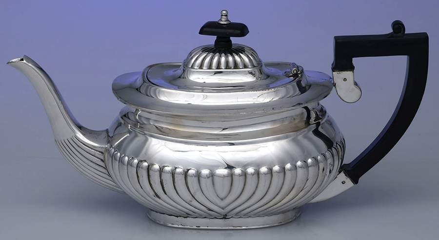 Crafton (Silverplate, Hollowware) Teapot by Gentry Silver-1