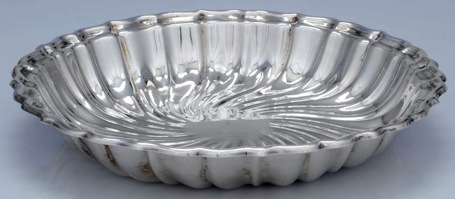 YC1881 (Silverplate, Hollowware) 8" Low Round Vegetable Bowl by Gorham Silver-1