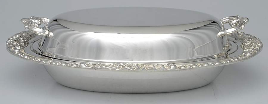 8005 (Silverplate, Hollowware) 12" Oval Double Vegetable by Guildcraft-1