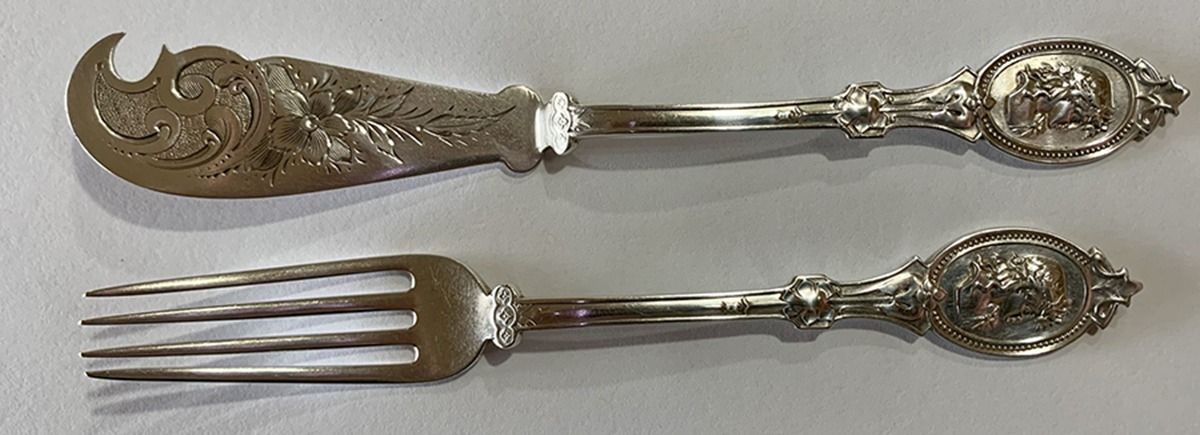 Medallion (Coin) Bright Cut Small Individual Solid Fish Knife by Hotchkiss & Schreuder-1