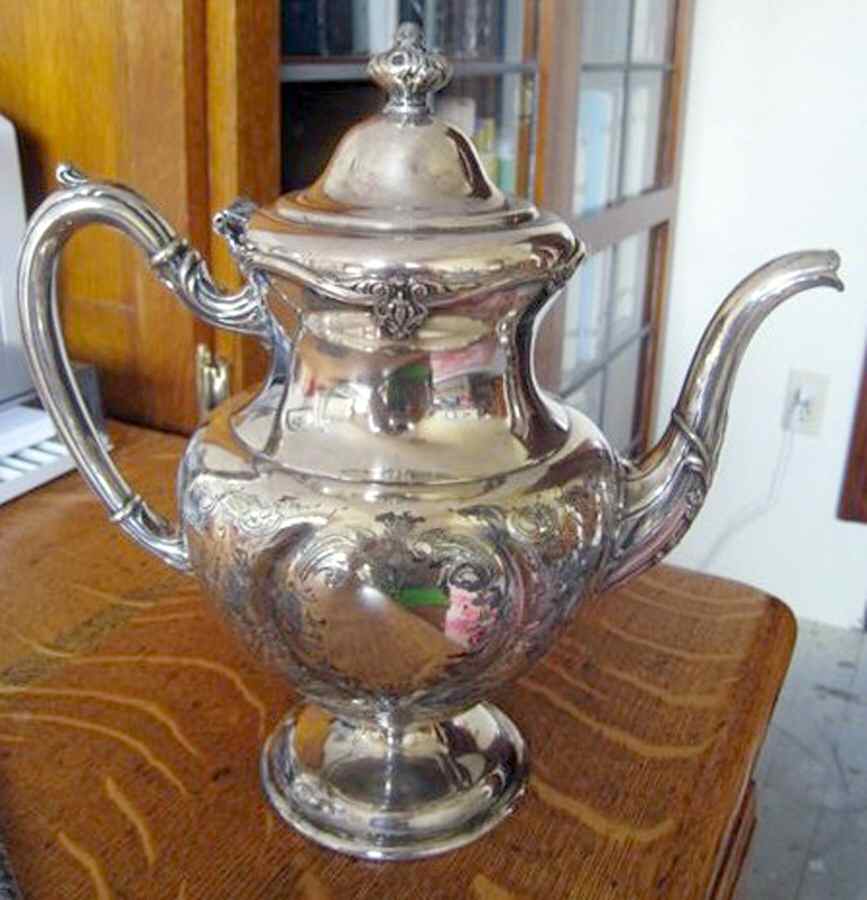 2284 (Silverplate, Hollowware) Teapot by Homan-1