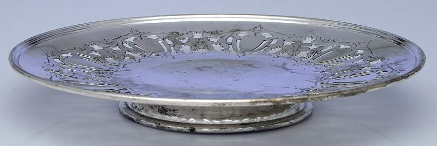 0332 (Silverplate, Hollowware) Silverplate Footed Cake Plate by Homan-1